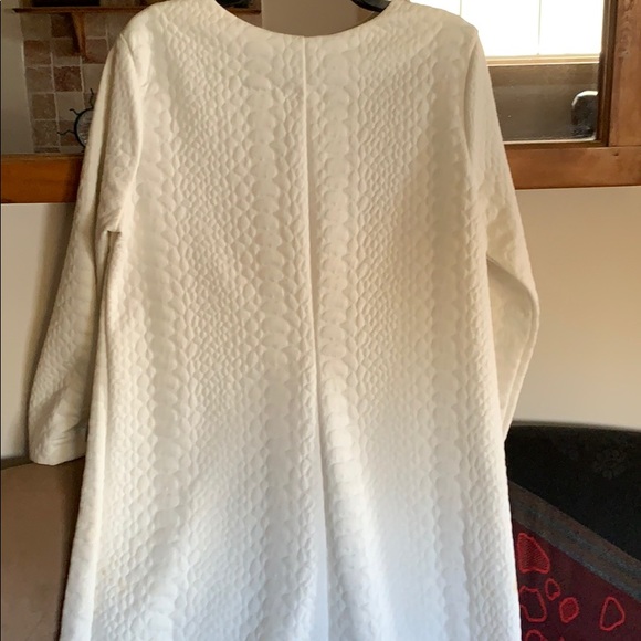 White pullover dress - Picture 2 of 2